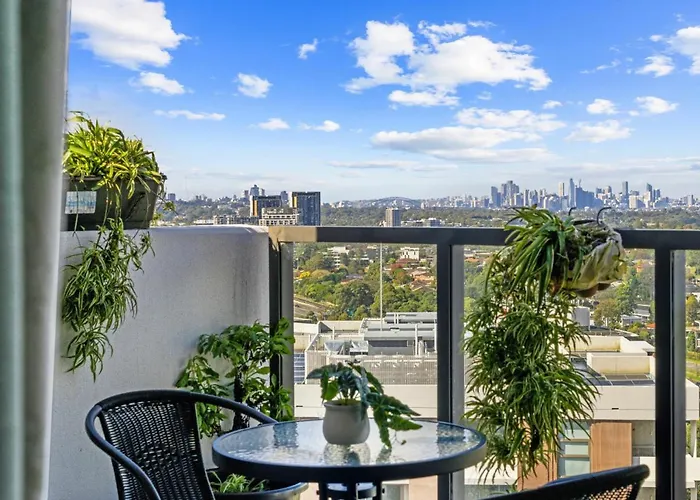 High Level Urban Retreat In Macquarie Park