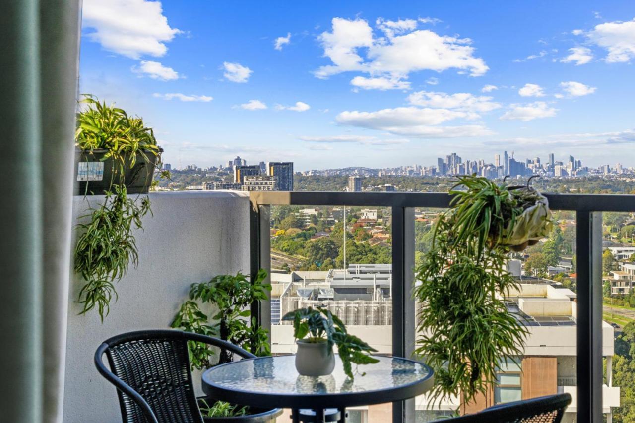 High Level Urban Retreat In Macquarie Park *